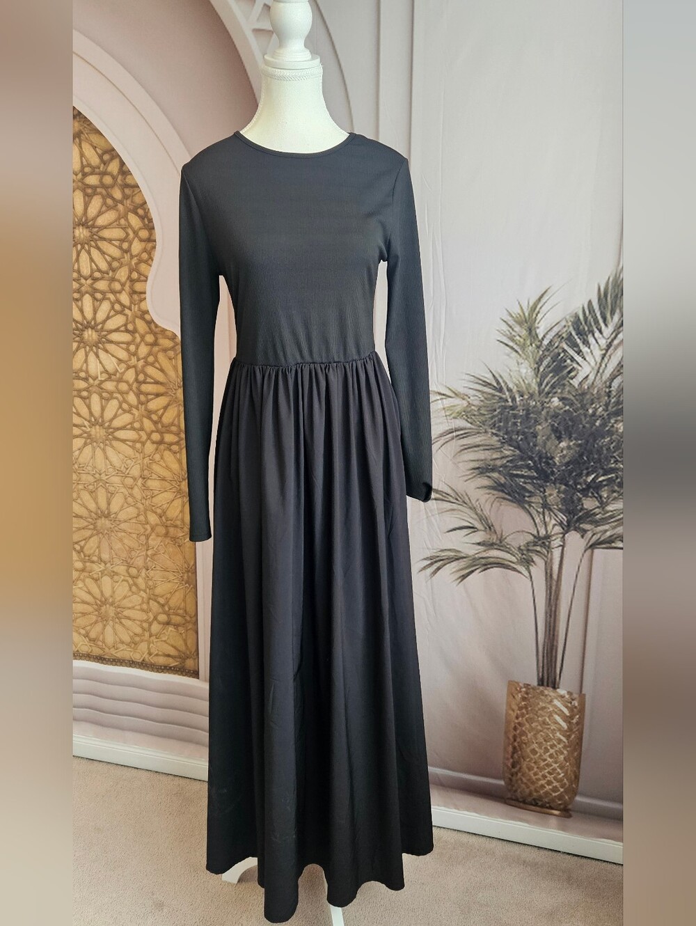 SHEIN Black Long-Sleeve Gathered Waist Maxi Dress